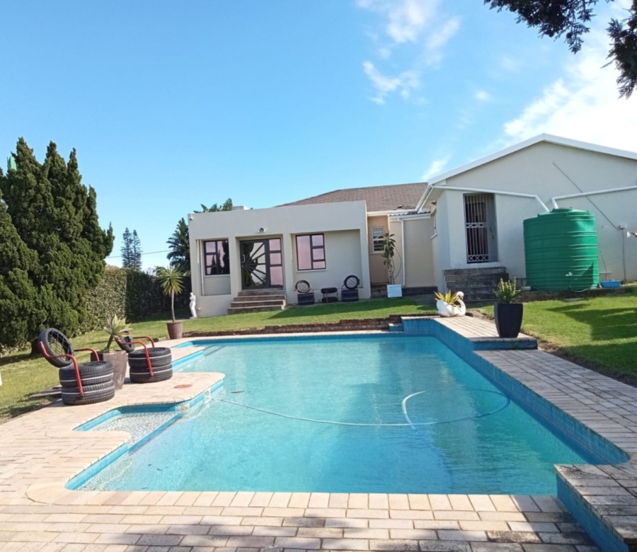 5 Bedroom Property for Sale in Sunnyridge Eastern Cape